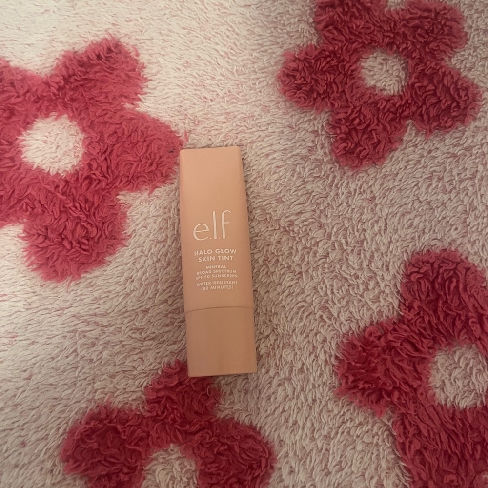 ELF Halo Glow Skin Tint - Fair cool 
50 spf